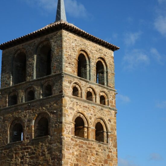La torre de la iglesia de Santa María en Tábara
