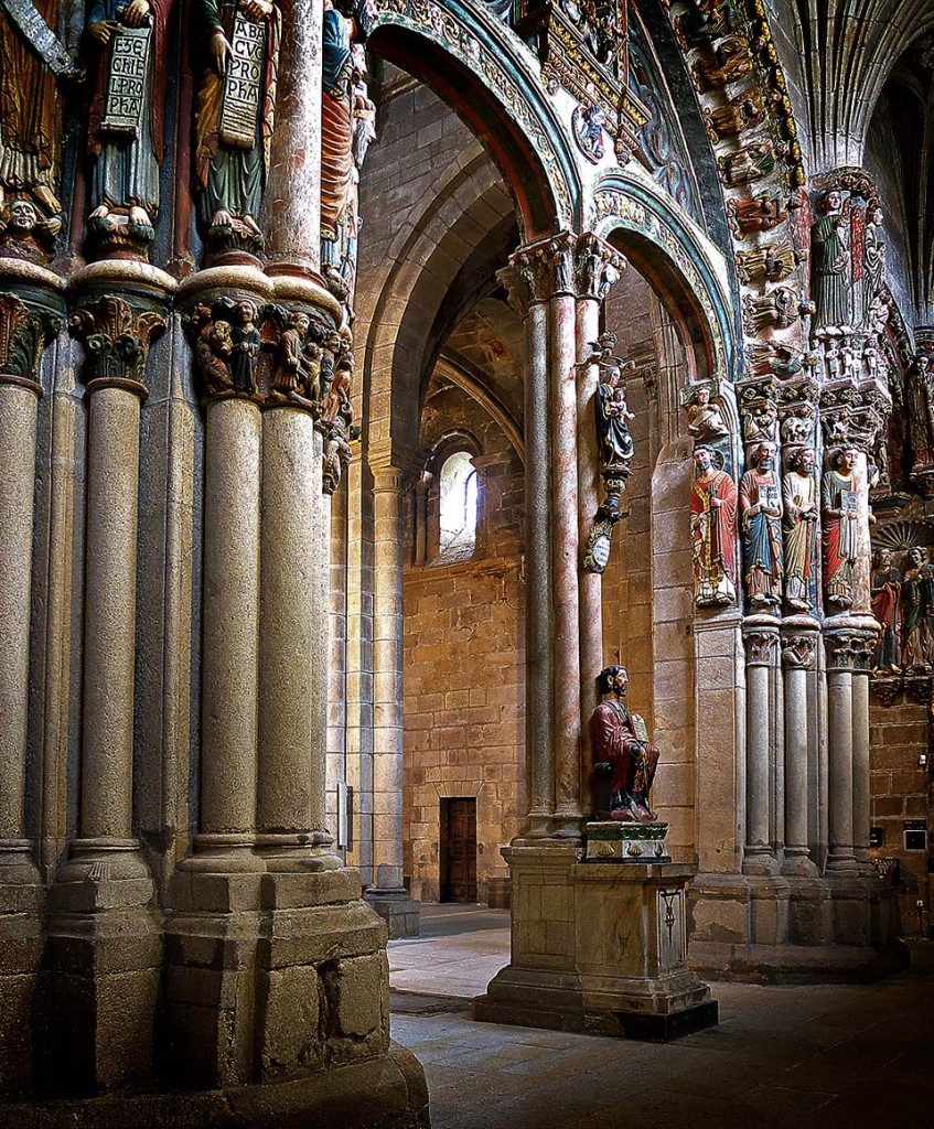 Pórtico derecho de la Catedral de Ourense